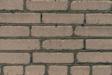 Eski, kirli, beyaz ve gri tuğla duvar arka planının yıpranmış dokusu. Bina. Boş alan.