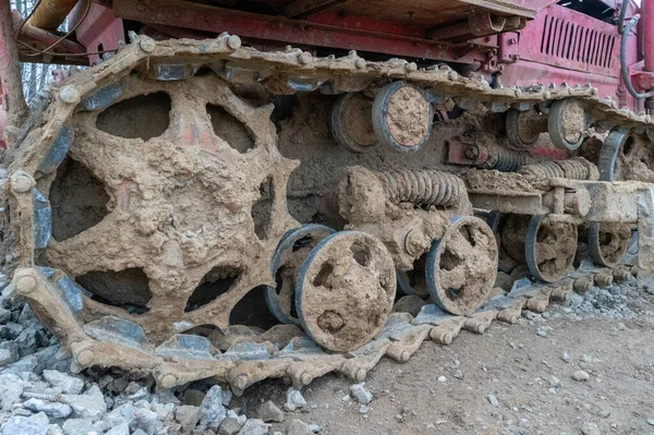 Foto Eines Gelben Baggers Und Eines Orangefarbenen Lastwagens Einer Baustelle — Stockfoto