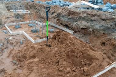 Kum temeli inşaatında fotoğraf küremek. Yüksek kalite fotoğraf