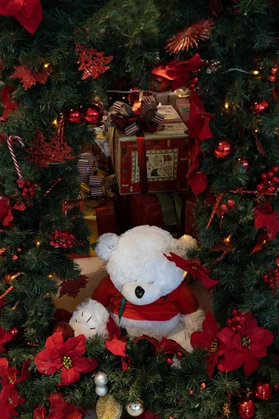 Noel süslerinin yakın plan fotoğrafı.. 