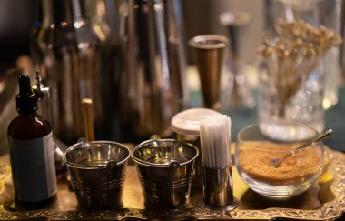 Bardaki içki ve kahve için ayarlandı.