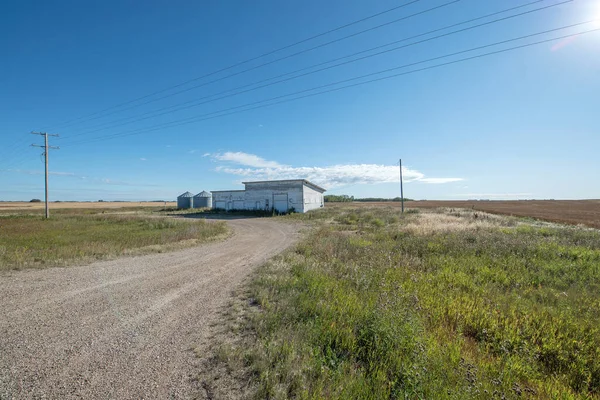 Garaj Abandonat Vechi Benzinărie Drum Pământ Saskatchewan Rural Preeriile Canadiene — Fotografie, imagine de stoc