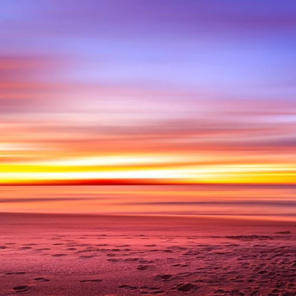 Schöne Sonnenuntergänge Der Trockenen Und Kargen Wüste Ein Blendend Orangefarbener — Stockfoto