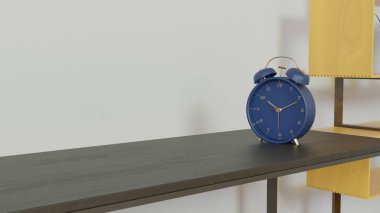 Masanın içindeki duvar kağıdının minimalist mavi alarmı.