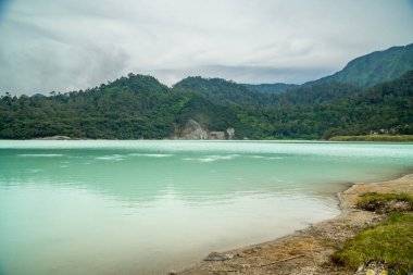 Garut, Endonezya 'daki Bodas Gölü' nün doğal manzarası