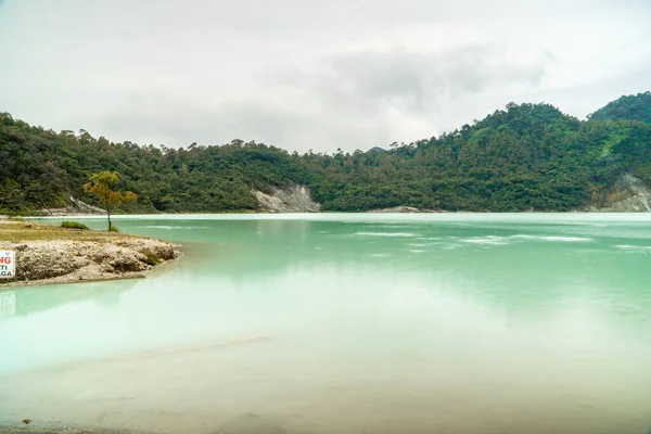 Pemandangan alam Danau Bodas di daerah pariwisata Garut, Indonesia — Stok Foto