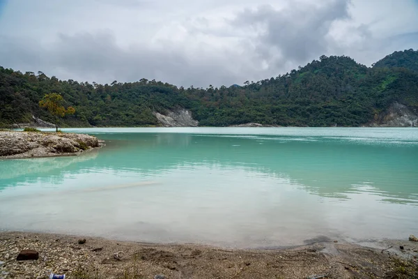Natuurlijke omgeving van Bodas Lake in het toeristische gebied van Garut, Indonesië — Stockfoto
