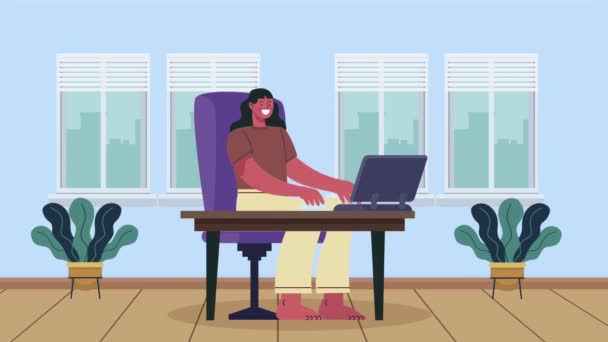 Молодая женщина работает в ноутбуке персонаж — стоковое видео