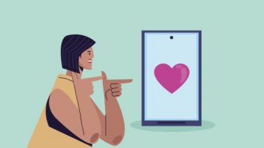 Akıllı telefondan kalbi olan genç bir kadın