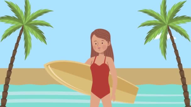 Jeune femme surfeuse avec planche de surf jaune — Video