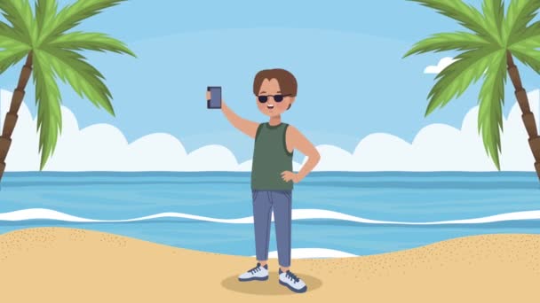 Νεαρός τουρίστας να πάρει μια selfie στην παραλία — Αρχείο Βίντεο
