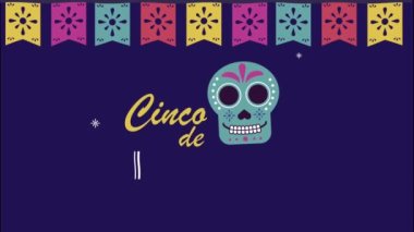 Kafatası ve çelenklerle yazılmış cinco de mayonez harfleri.