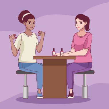 Müşteri güzellik salonu sahnesiyle tırnak sanatçısı