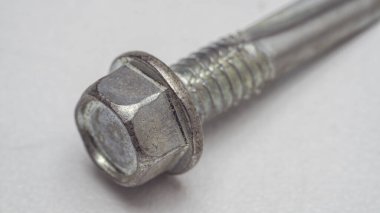 Bağlayıcılar için metal kendini tıklatan vida