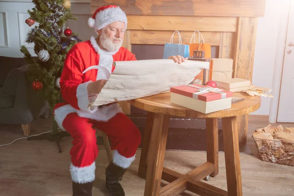 Santa Claus Writes Congratulatory Letter Christmas Portrait — Fotografia de Stock