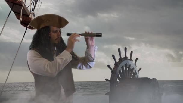 Śmieszne Kapitan Piratów Podróżnik Odkrywca Odkrywca Zabytkowym Statku Piratów — Wideo stockowe