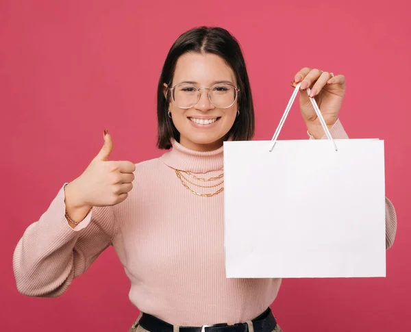 Close Photo Smiling Young Trendy Woman Holding White Paper Bag — Stock Photo, Image