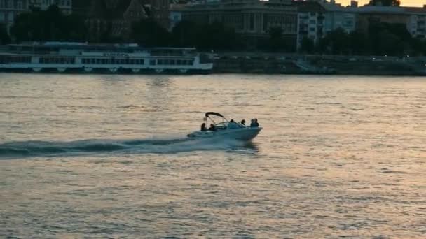 Ungarn Budapesta Juni 2022 Video Einer Bootsfahrt Bei Sonnenuntergang Auf — Stockvideo