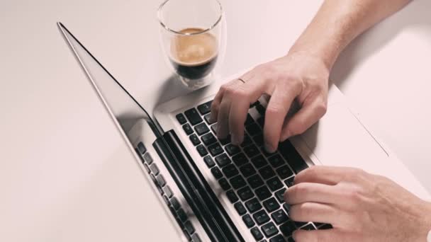 Footage Office Worker Spilling Cup Coffee Laptop Keyboard — Video