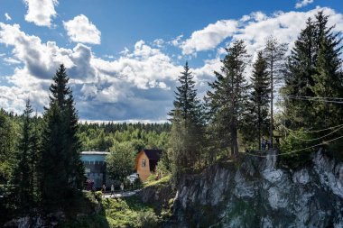 Ruskeala 'daki Mermer Kanyon