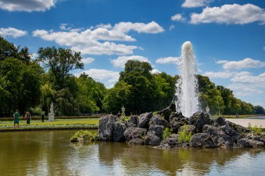 Münih 'teki kalenin güzel yaz manzarası.