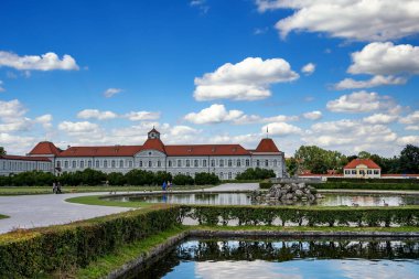 Münih 'teki kalenin güzel yaz manzarası.