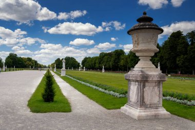 Münih 'teki kalenin güzel yaz manzarası.