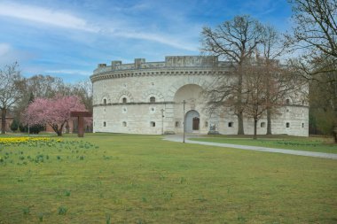 Bahar Ingolstadt, İlkbaharda Alman şehrinde bir park, Klenzepark