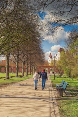 Bahar Ingolstadt, İlkbaharda Alman şehrinde bir park, Klenzepark