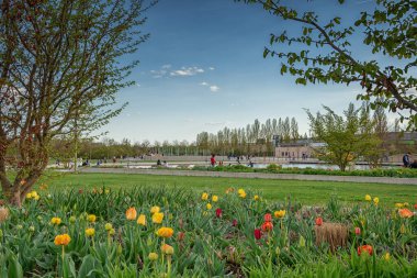 Almanya, Ingolstadt 'ta güneşli bir günde güzel bir manzara.