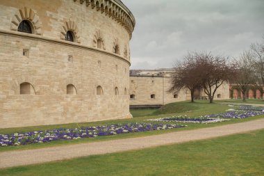 Almanya, Ingolstadt 'ta güneşli bir günde güzel bir manzara.