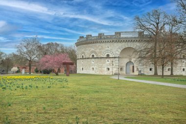 Almanya, Ingolstadt 'ta güneşli bir günde güzel bir manzara.