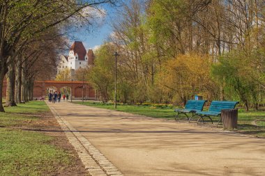 Almanya, Ingolstadt 'ta güneşli bir günde güzel bir manzara.