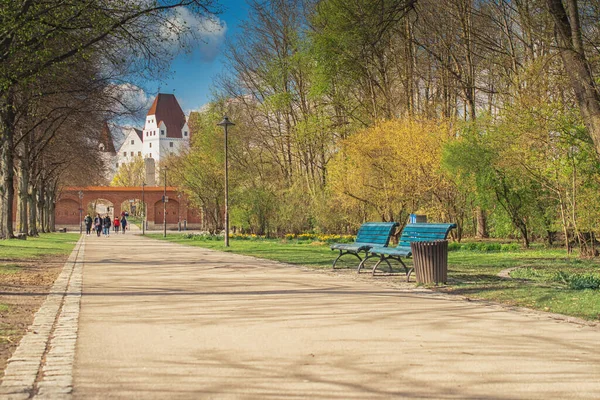 Almanya, Ingolstadt 'ta güneşli bir günde güzel bir manzara.