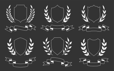 Kalkan çelenk kurdele amblemi beyaz simge seti