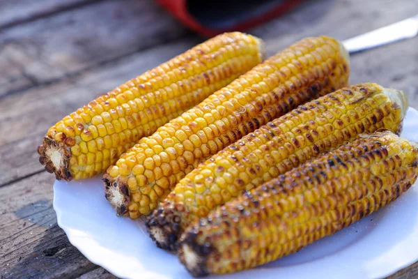 Mazorcas Maíz Naturales Tostadas Una Barbacoa Sin Aditivos —  Fotos de Stock