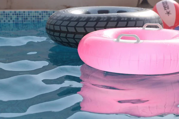 Swimming Pool Inflatable Ring Rubber Bands —  Fotos de Stock
