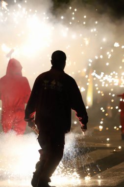 Valencia şehrindeki yangını kutluyoruz.