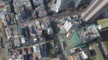 Gökdelen vinci ve araba şantiyesi olan şehir