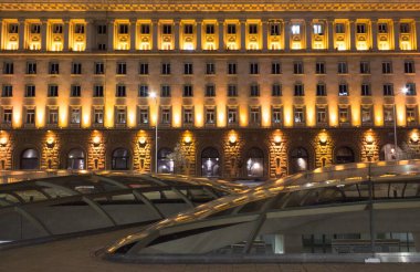 Sofya 'daki Bulgar Merkez Dairesi' nin birden fazla hükümet kurumuna ev sahipliği yapan sarayın cephesi.