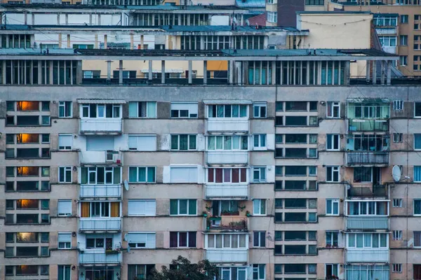 Romanya Nın Piatra Neamt Kentinden Çok Sayıda Eski Apartman Binası — Stok fotoğraf