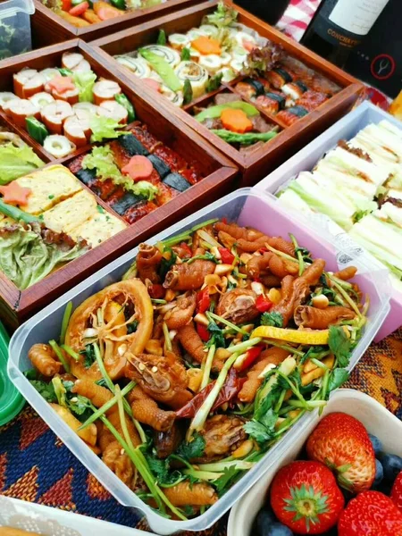 catering buffet, lunch shop, food, healthy eating, fresh salad, salads, restaurant,