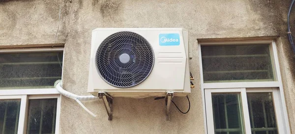 air conditioner on the roof of the house
