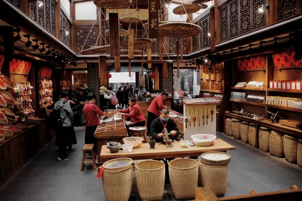 traditional chinese market in the city