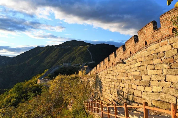 the great wall of the ancient city of china