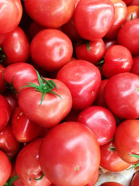 fresh tomatoes on the market