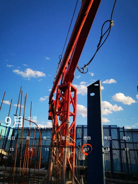 construction of a crane in the port of barcelona