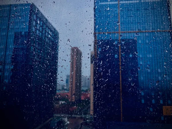 night view of the city of the most polluted building in the evening