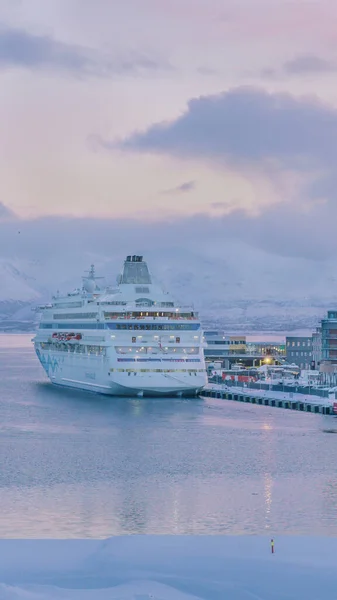 Kreuzfahrtschiff Meer — Stockfoto