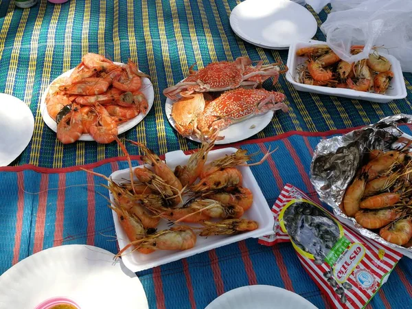 seafood, grilled shrimp, shrimps, prawns, mussels, squid, food, restaurant, cooking, dishes